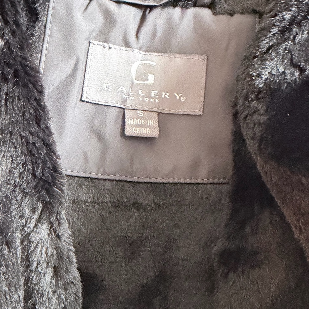 Gallery Women's Elegant Black Teddy Jacket